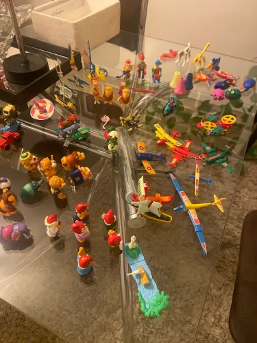 Colecionáveis Kinder Ovo anos 90 - (70un)