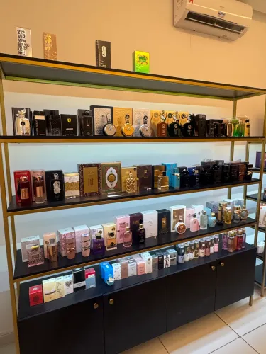 Perfumes árabes e importados