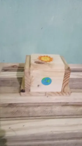 Baú de pinus infantil