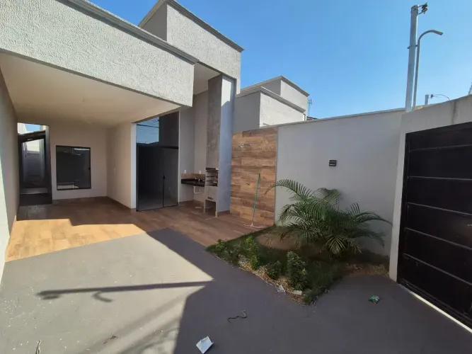 Casa no Residencial Pilar dos Sonhos. Com 3 quartos, sendo 1 suíte, 2 vagas de garagem