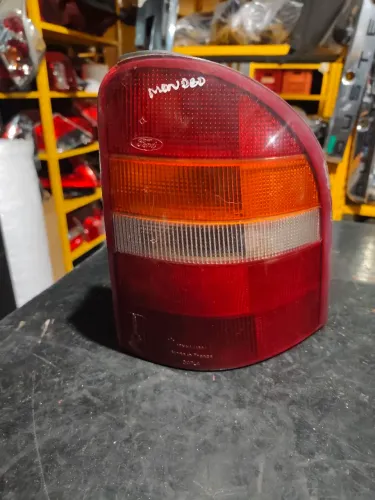 Lanterna direita Mondeo SW original usado 