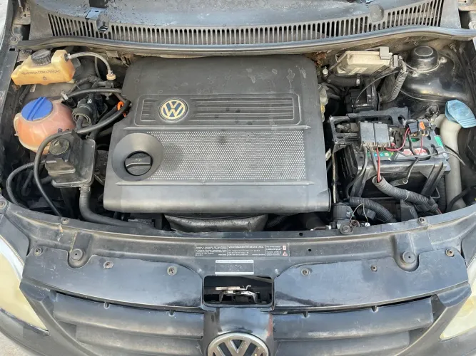Volkswagen Fox Plus 1.6mi/ 1.6mi Total Flex 8V 3P 2004