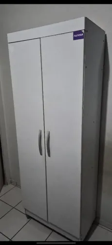 Kit de móveis a venda. Cama, mesa e guarda roupa 