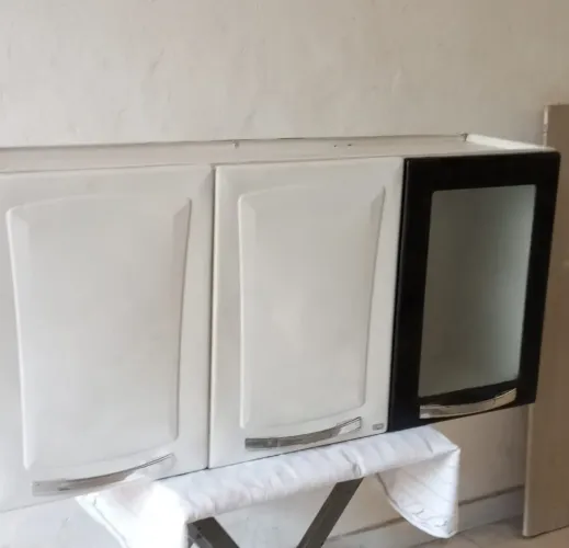 Faço a entrega aceito cartão, armário Itatiaia 3 portas vidro
