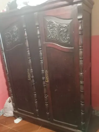 Vendo guarda roupa do tempo antigo