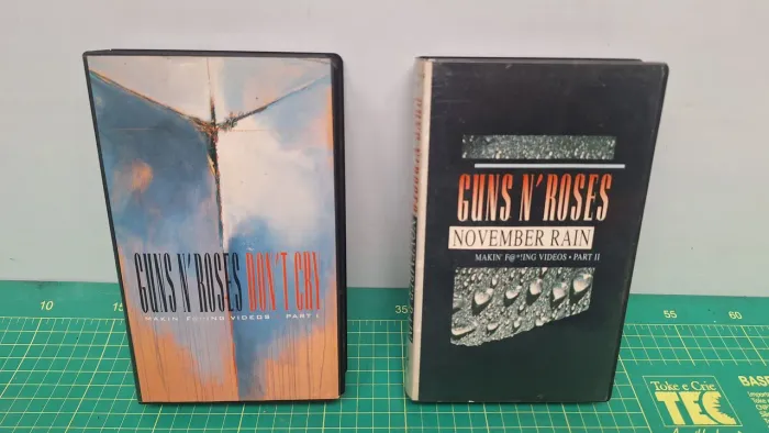 VHS Guns n' roses november rain parte 1 e 2