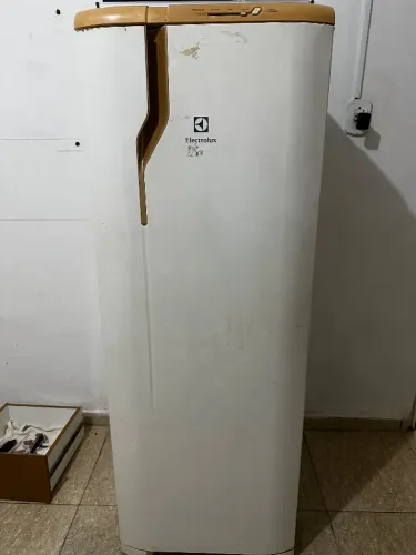 Vende-se Geladeira 