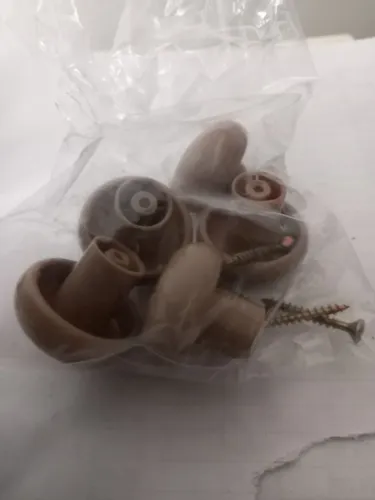 Kit de puxadores para renovar seus móveis! Design elegante e fácil instalação. Transforme