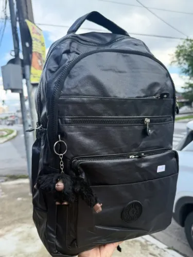 Mochila Kipling Espaçosa, Confortável Disponível em Várias Cores Metalizadas