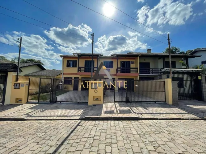 Sobrado no bairro Ana Rech