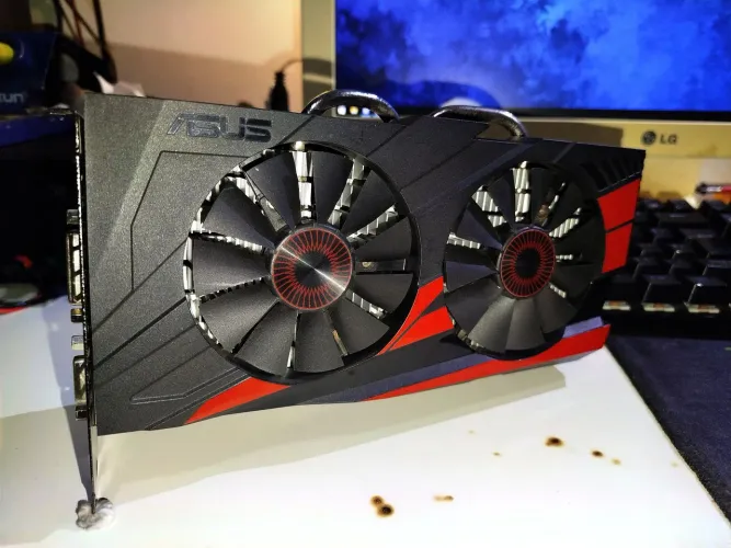 Vendo GTX 950 de 2 gb