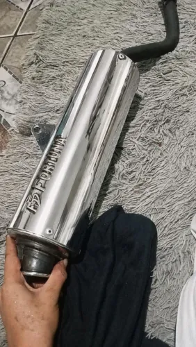 Vendo ou troco fortuna em um capacete 