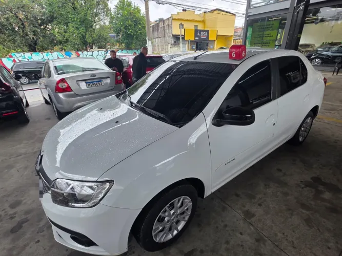 Carro aluga