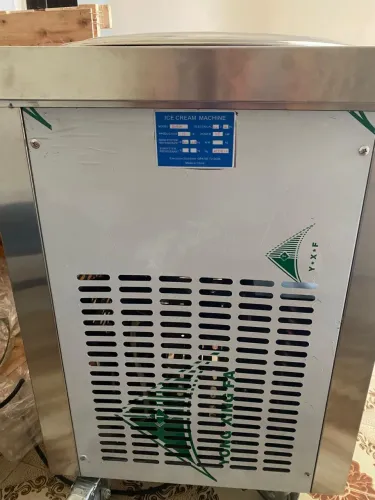 Vendo máquina de fazer sorvete na chapa/ tailandês. Nova, na caixa R$3.000,00