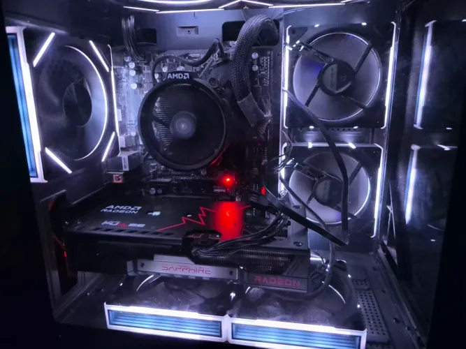 PC Gamer Ryzen 7 5700G + 16GB DDR4 + 2TB + 650W