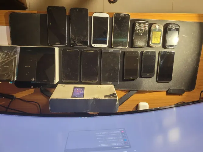 Lotes 14  celulares para peça, nunca mexidos 
