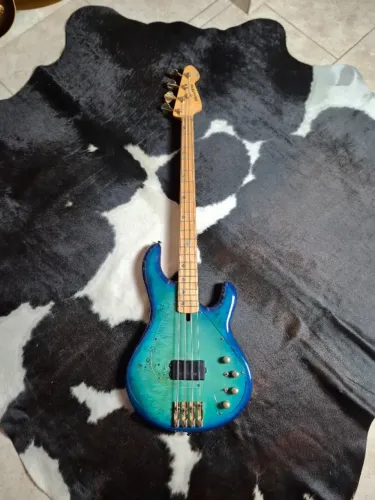 Baixo Luthier deoliveira music way 4 cordas