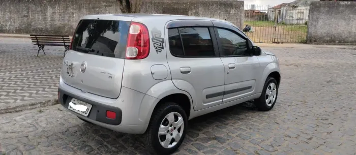 Fiat Uno Attractive 1.4 EVO Fire Flex 8V 4P 2012