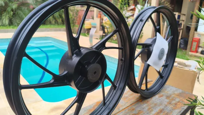Par de rodas Titan Fan 150 05 A16 pé de galinha na cor preta