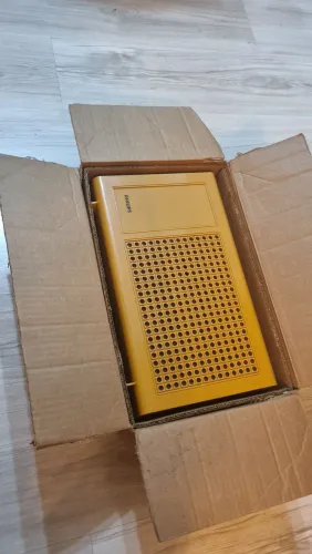 Toca discos Philips 523 em estado de novo com caixa original.