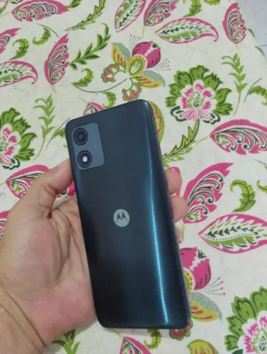 Motorola moto e13