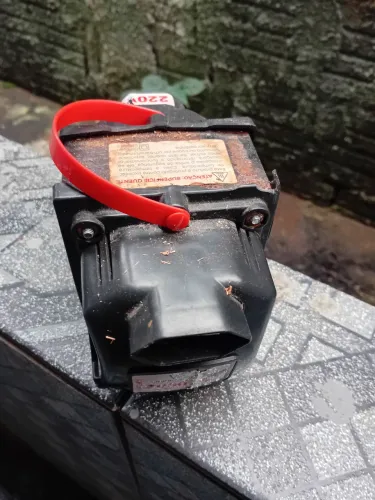 Vendo transformador 220 watts 