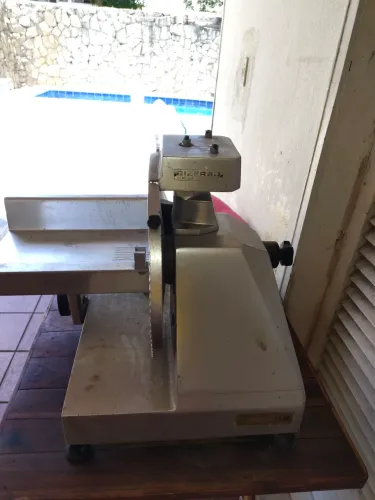Vendo fatiadora de frios