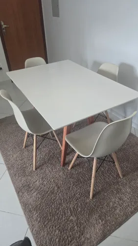 Mesa com cadeiras 