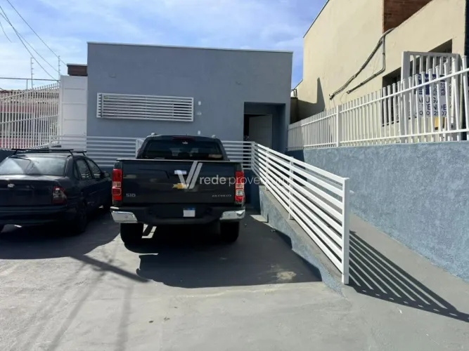 Oportunidade no Jardim Chapadão: Casa Comercial Ideal para Clínicas e Escritórios