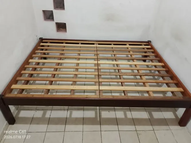 Cama projetada, casal, madeira Massaranduba