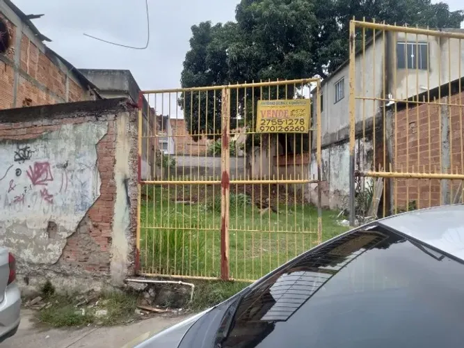 Vende-se excelente terreno na Vila Norma.