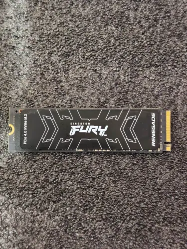 SSD M.2 NVMe 2TB Kingston FURY Renegade PCIe 4.0 (Até 7300MB/s) Excelente Estado Saúde 97%