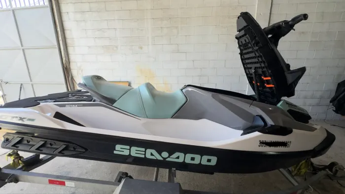 Jet ski Seadoo gtx 130 pro