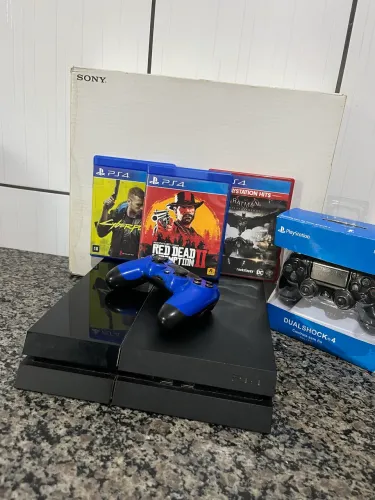 PlayStation 4 PERFEITO ESTADO