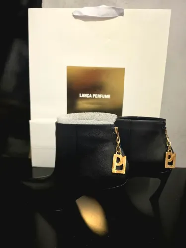 Bota de Couro Bico fino Lanca Perfume  N35