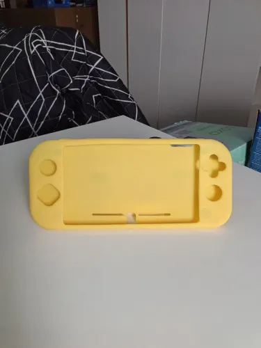 Vendo Vendo Grip Amarela Switch Lite Semi novo 
