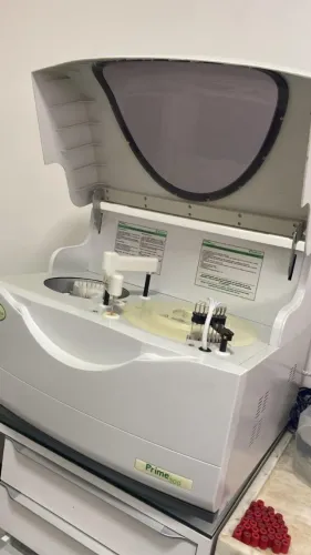 BioTécnica O PRIME 300 - Analisador Bioquímico Laboratorial