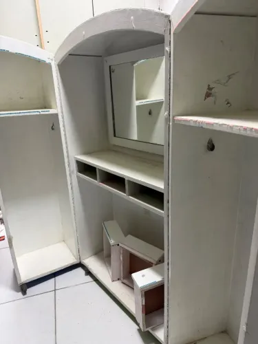 Camarim para buffer, em formato de armario.