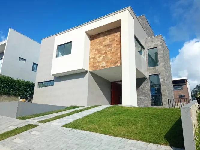 Vendo Casa Duplex com 4 Quartos no Condomínio Nações Privê - Lagoa Seca - PB