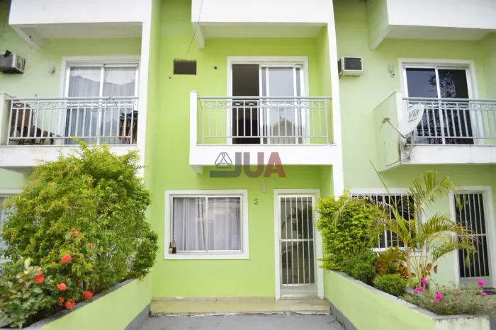 Casa duplex em condomínio fechado com garagem e excelente localização em Cabuçu
