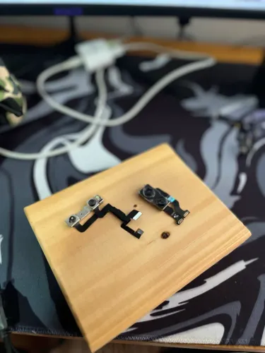 Vendo câmera iPhone 11 original! Completa com fac id 