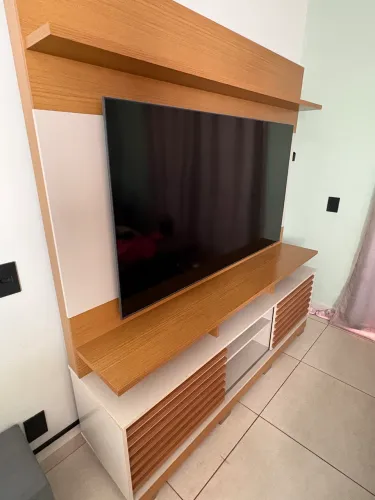 Vendo Rack TV com nichos