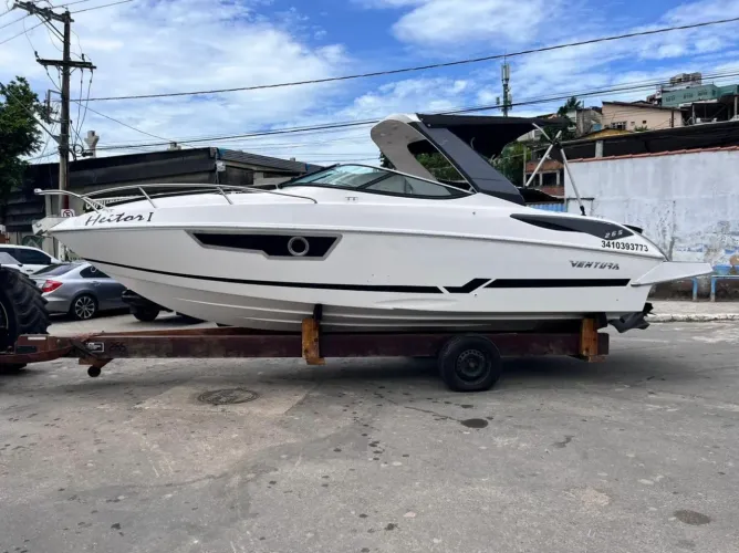 LANCHA VENTURA 265 COM APENAS 10 HORAS DE USO
