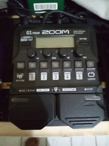 Pedaleira zoom g1 four