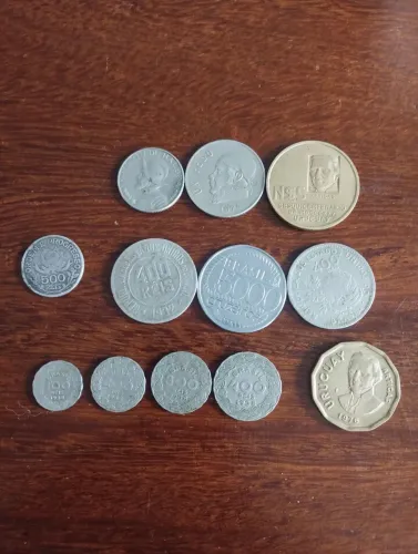Moedas antigas para coleção