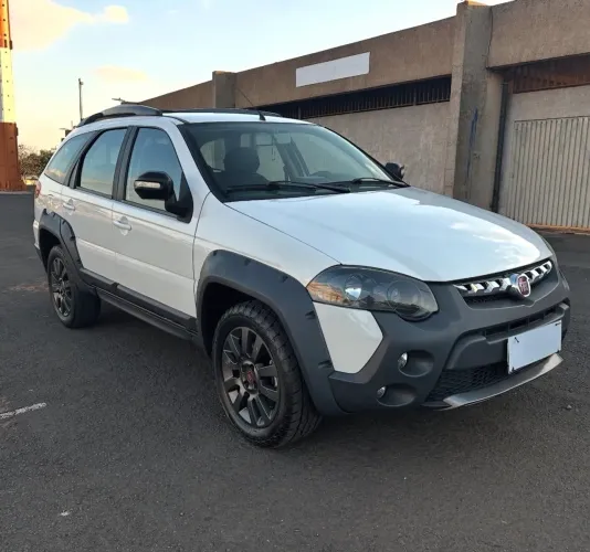 Fiat Palio Weekend Adventure Locker 1.8 Flex 2018