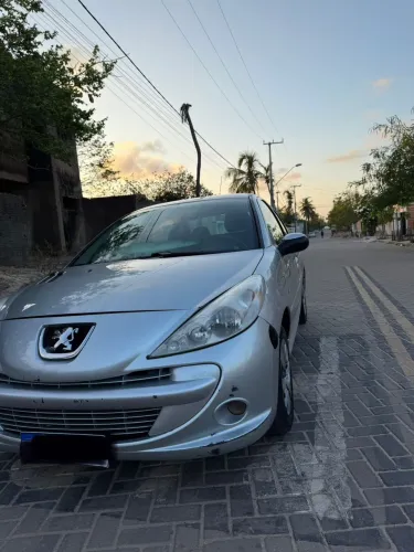 Peugeot 207 Sedan Passion XR 1.4 Flex 8V 4P 2012