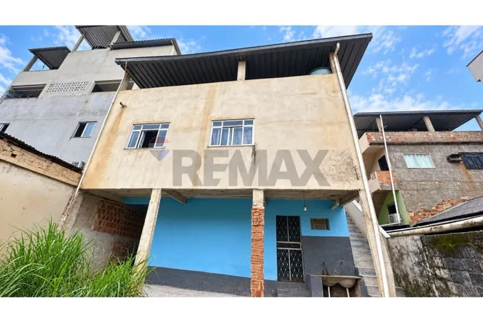 Casa com ambientes funcionais e diversas possibilidades de aproveitamento.