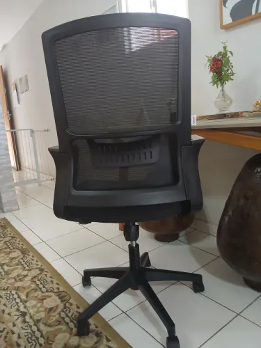 CADEIRA DE ESCRITÓRIO DIRETOR, EXECUTIVA, AJUSTE DE ALTURA, GIRATORIA, APOIO LOMBAR,