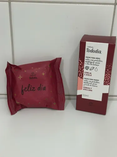Kit presente cereja e avelã 